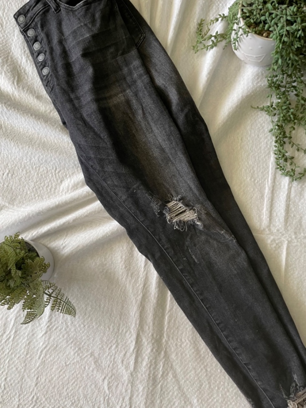 Dark wash jeans - Picture 3 of 5